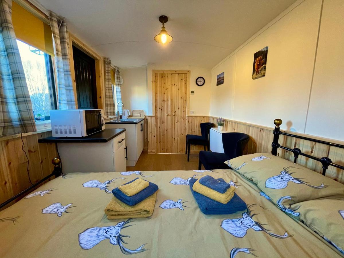 Per Ardua Shepherds Hut Fort William Exterior photo